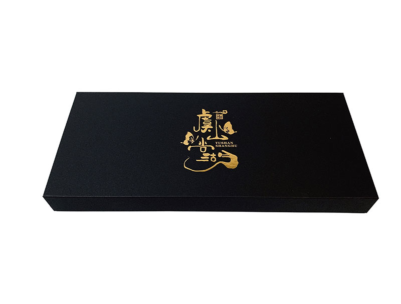 黑卡纸烫金翻盖磁铁内嵌礼盒